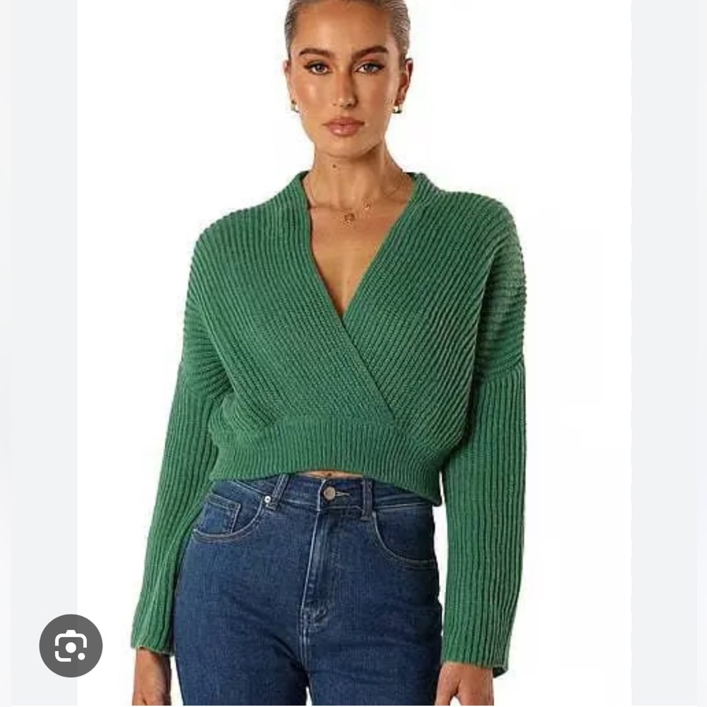 Petal + Pup 💚💚 Brinley Cropped green knit V-Neck Ribbed Sweater NWT
